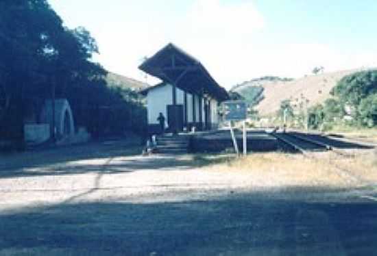 ESTAO FERROVIRIA-FOTO:MONTANHA[PANORAMIO] - EWBANK DA CMARA - MG