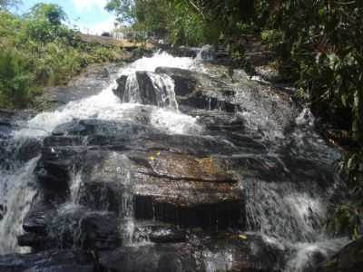 CACHOEIRA, POR ANDREIA OLIVEIRA - EWBANK DA CMARA - MG