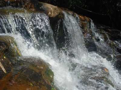 CACHOEIRA, POR ANDREIA OLIVEIRA - EWBANK DA CMARA - MG