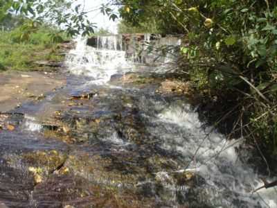 CACHOEIRA, POR ANDREIA OLIVEIRA - EWBANK DA CMARA - MG