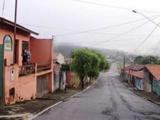 RUA ADELINO SALVADOR PINTO-FOTO:RUI-CARDOZO - EXTREMA - MG