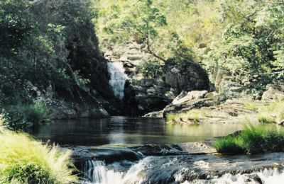 CACHOEIRA DE BAIXO, POR FLVIO AUGUSTO ARAJO COSTA - FECHADOS - MG