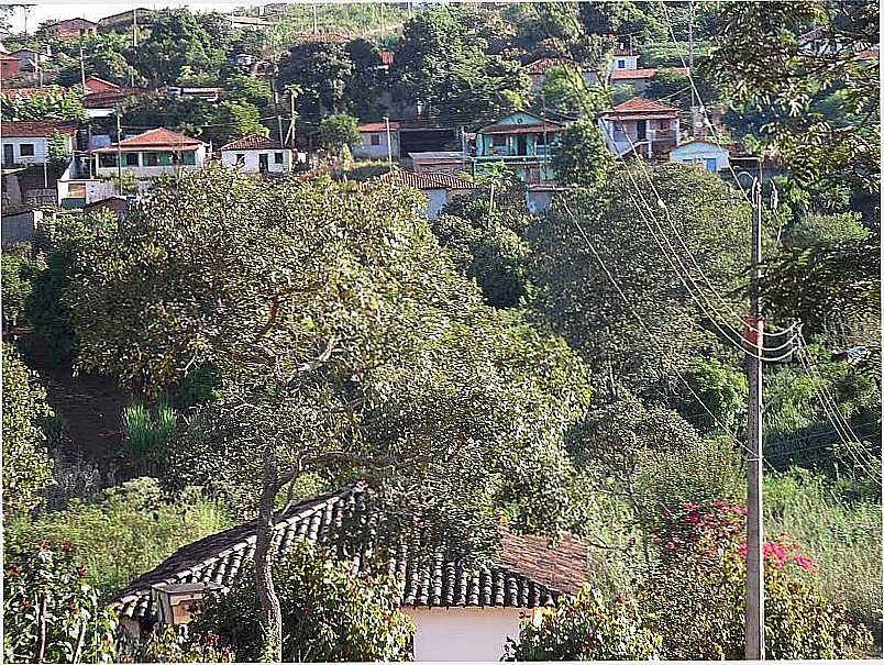 FELCIO DOS SANTOS-MG-A CIDADE VISTA DO MORRO DA CAIXA DGUA-FOTO:SERGIO COUTO - FELCIO DOS SANTOS - MG