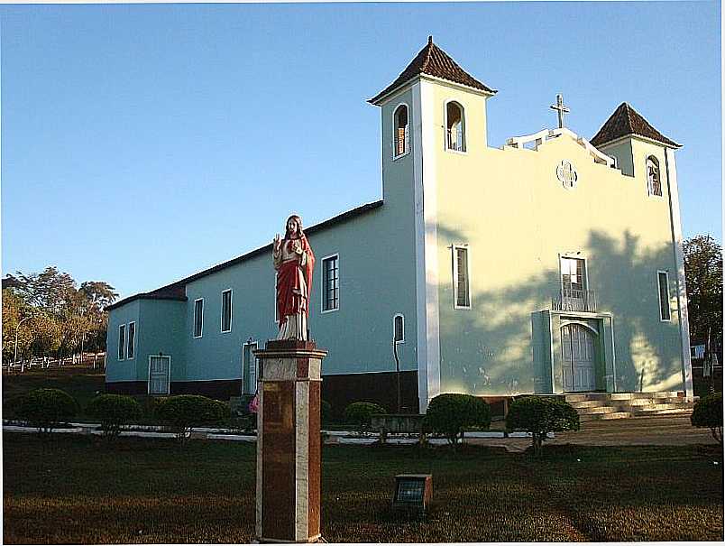 FELCIO DOS SANTOS-MG-IMAGEM DO SAGRADO CORAO DE JESUS EM FRENTE A MATRIZ-FOTO:WILSON FORTUNATO - FELCIO DOS SANTOS - MG