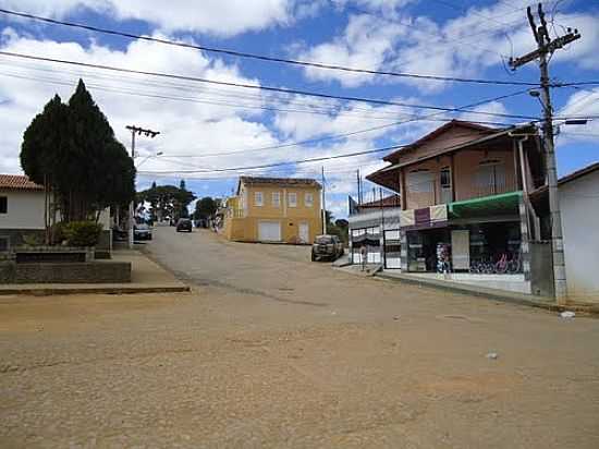 RUAS CENTRAIS DE FELISBURGO-MG-FOTO:JADER - FELISBURGO - MG