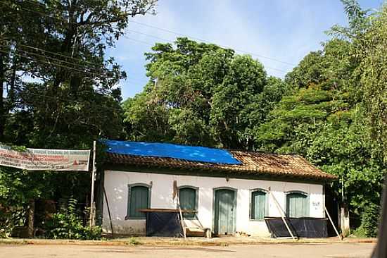 CASA DE FERO DIAS-FERNO DIAS-FOTO:FERNANDO BEZERRA [PANORAMIO] - FERNO DIAS - MG