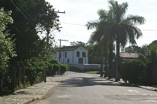 RUA DA IGREJA-FOTO:FERNANDO BEZERRA [PANORAMIO] - FERNO DIAS - MG