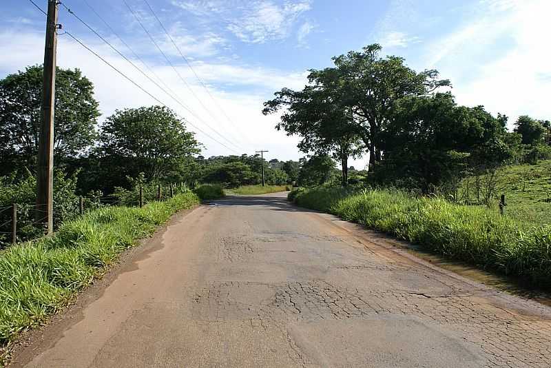 FIDALGO-MG-ESTRADA PARA FIDALGO-FOTO:FERNANDO BEZERRA - FIDALGO - MG