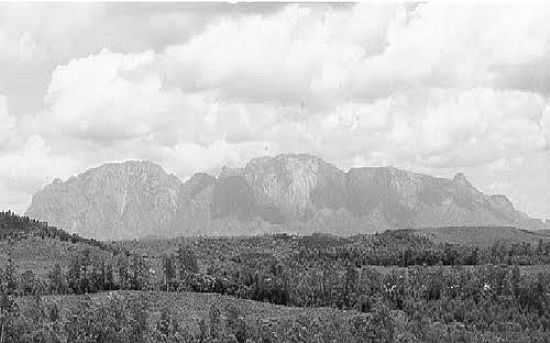 VISTA SERRA DA CARAA-FOTO:GEOCREPALDE - FONSECA - MG