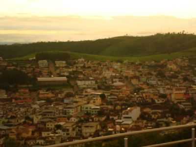 FORMIGA  VISTA DO MORRO DOCRISTO, POR CAROLINA CUNHA DOS REIS - FORMIGA - MG
