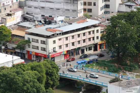 PONTE SOBRE  O RIO FORMIGA NA RUA BERNARDES FARIA, POR NIVALDO JOS PINTO - FORMIGA - MG