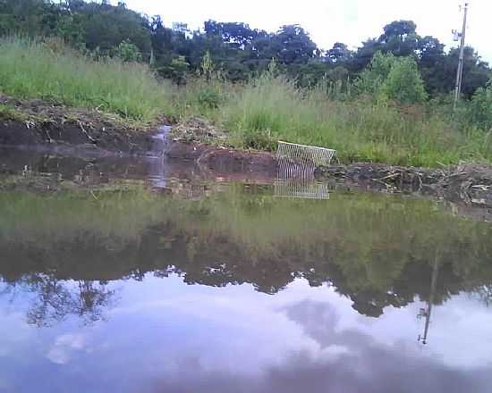 FORMIGA-MG-LAGO DE CRIAO DE PEIXES-FOTO:SERGIO COUTO - FORMIGA - MG