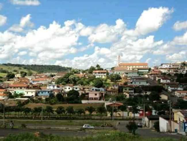 POR CAROLINA CAMILO CORREIA - FORTALEZA DE MINAS - MG