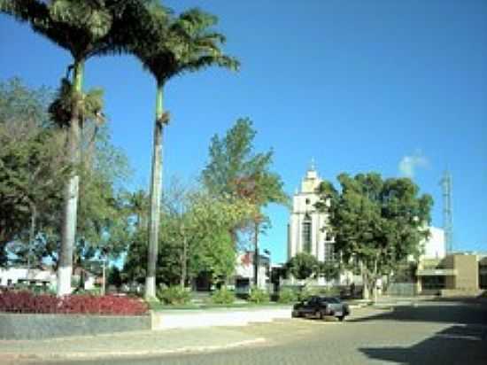 PRAA E IGREJA-FOTO:RENATO DUARTE[PANORAMIO] - FRANCISCO S - MG