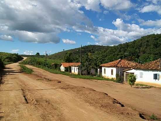 FREI SERAFIM-FOTO:LITTLESHEDOW [PANORAMIO] - FREI SERAFIM - MG