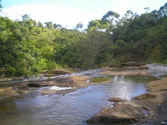 FAZENDA MIRAGEM,CACHOEIRA DO RIO PAMP-FOTO:EUGENIO RIBAS [PANORAMIO] - FRONTEIRA DOS VALES - MG