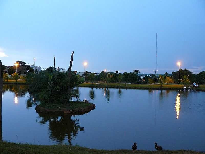 FRUTAL-MG-LAGO DO PARQUE MUNICIPAL DOS LAGOS-FOTO:ALTEMIRO OLINTO CRISTO  - FRUTAL - MG