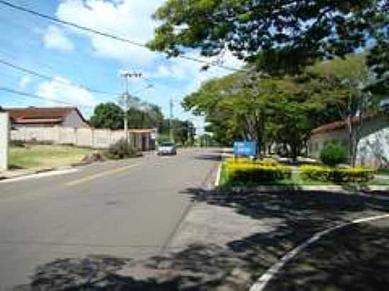 AVENIDA-FOTO:ALEXANDRE BONACINI[PANORAMIO] - FURNAS - MG