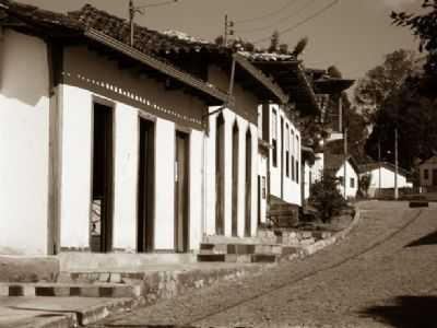 CASARIO RUA SANTO ANTNIO, POR WILLIAM CARVALHO - GLAURA - MG