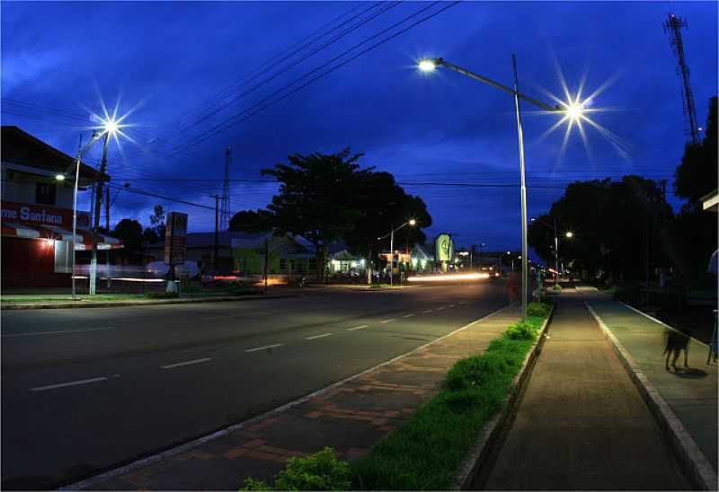 SANTANA-AP-AVENIDA CENTRAL VISTA NOTURNA-FOTO:AMAPAENSE - SANTANA - AP