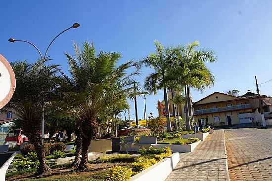 GOIABEIRA-MG-PRAA DA MATRIZ-FOTO:ELPDIO JUSTINO DE ANDRADE - GOIABEIRA - MG