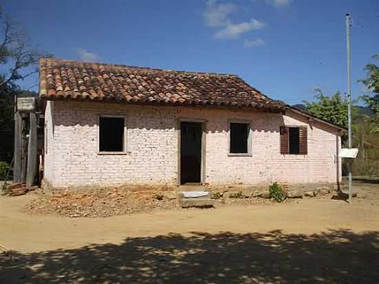 CASA DE COLONOS DA FAZENDA-FOTO:W DALLE TEZZE [PANORAMIO] - GOIAN - MG