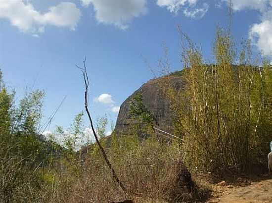 PEDRA DA SERRA-FOTO:W DALLE TEZZE [PANORAMIO] - GOIAN - MG