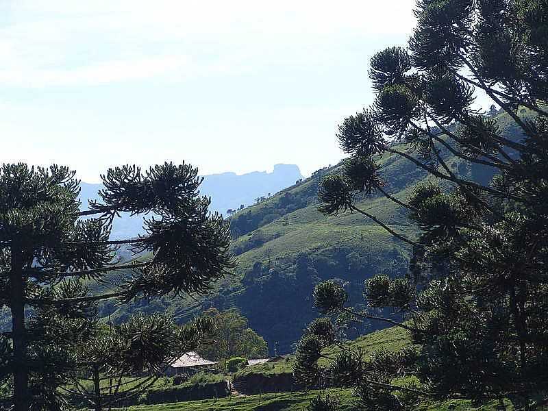 GONALVES-MG-ENTRADA DA CIDADE VISTA DA PEDRA DO BA-FOTO:ACCOSTA - GONALVES - MG