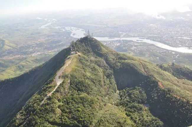 PICO DA IBITURUNA, POR KNIA EPIFNIA - GOVERNADOR VALADARES - MG