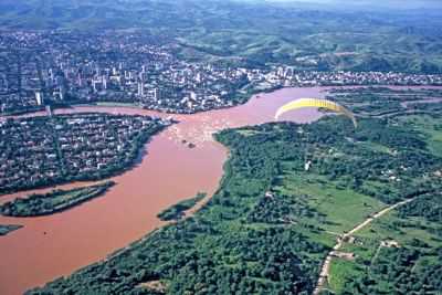 RIO DOCE, POR KNIA EPIFNIA - GOVERNADOR VALADARES - MG