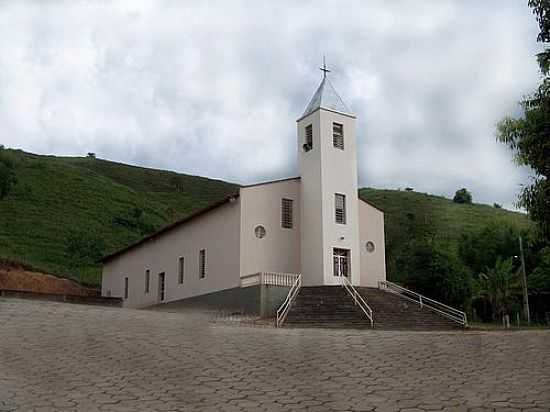 IGREJA-FOTO: ZOQJUNIOR [PANORAMIO] - GRANADA - MG