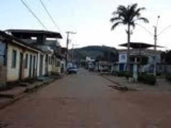 RUA DE GROTA-FOTO:JOAOBOZO10 [PANORAMIO] - GROTA - MG