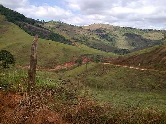 VISTA DA ESTRADA-FOTO:JOAOBOZO10 [PANORAMIO] - GROTA - MG