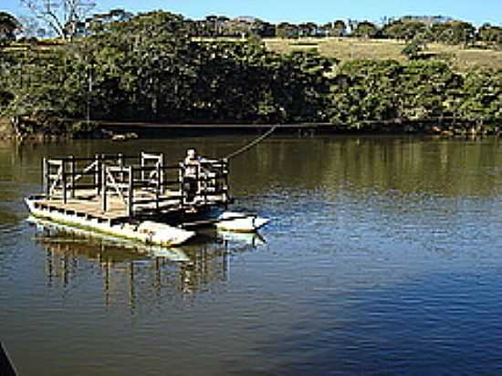 BALSA-RIO SAPUCA-FOTO:JLIO C. BUENO [PANORAMIO] - GUAIPAVA - MG