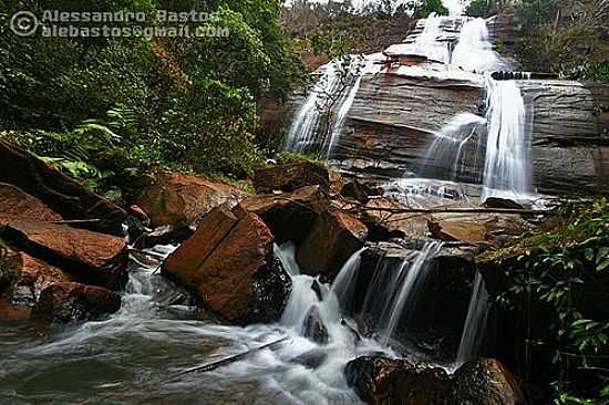 CACHOEIRA DO SERENO-FOTO:GUANHES ALESSANDROB [PANORAMIO] - GUANHES - MG