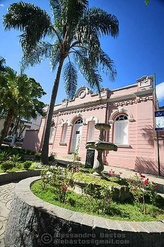 CASA DA CULTURA-FOTO:GUANHES ALESSANDROB [PANORAMIO] - GUANHES - MG