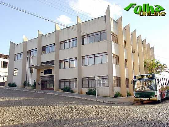 PREFEITURA MUNICIPAL-FOTO:JANDERSONLOKO [PANORAMIO] - GUANHES - MG