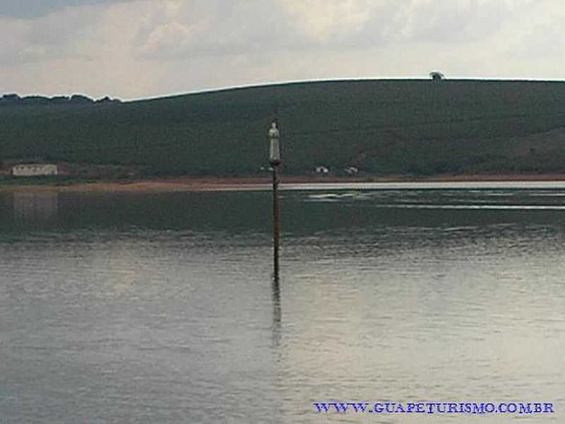 GUAP-MG-VESTGIO DA ANTIGA CIDADE INUNDADA PELO LAGO DE FURNAS-FOTO:GUAPETURISMO. - GUAP - MG