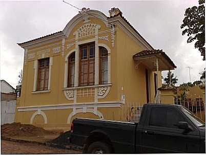 RESIDENCIAS COLONIAIS, POR KARINA GONALVES  - GUARANSIA - MG