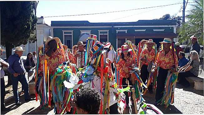 ENCONTRO DE FOLIA DE REIS, POR ISMAEL SANTOS - GUARANSIA - MG