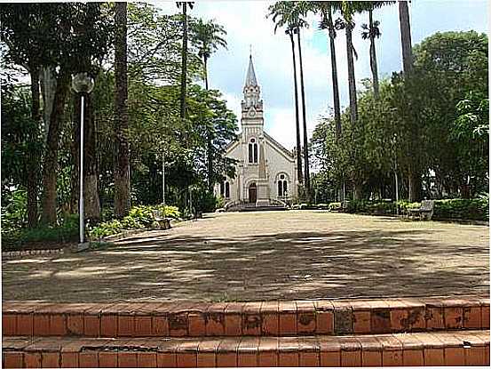 PRAA E IGREJA MATRIZ-FOTO:ARIDES NASSER [PANORAMIO] - GUARANSIA - MG