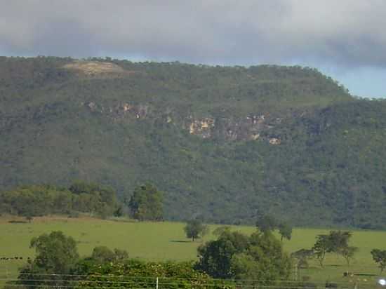 RAMPA DE DECOLAGEM NA SERRA DO PILO-FOTO:VCSOUZA [PANORAMIO] - GUARDA-MOR - MG