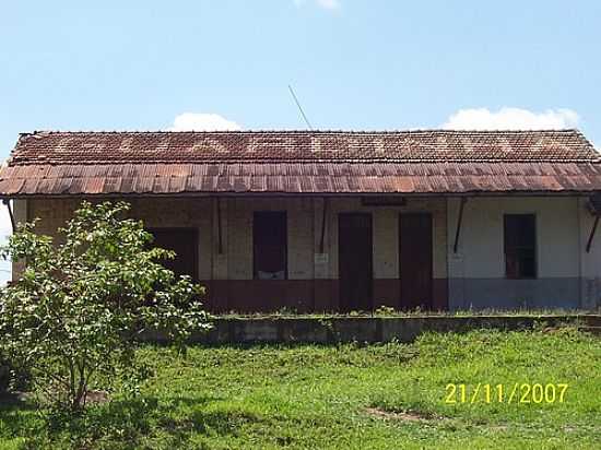 ANTIGA ESTAO FERROVIRIA-FOTO:JOSE LUIZ RAMOS FAUL [PANORAMIO] - GUARDINHA - MG