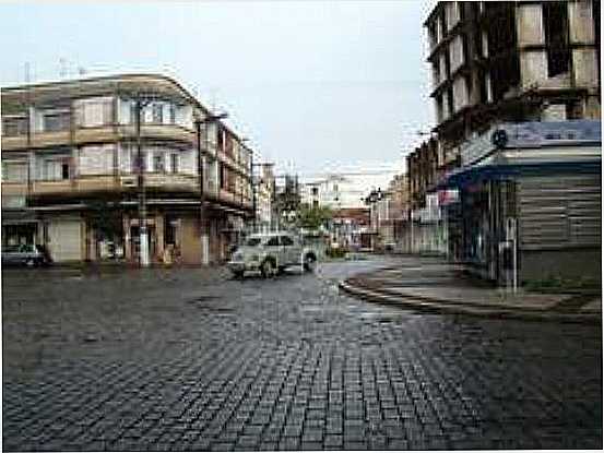 AV.CONDE RIBEIRO DO VALLE-FOTO:ALEXANDRE BONACINI [PANORAMIO] - GUAXUP - MG