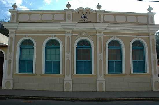 CASARO DOS FRANCOS-FOTO:SRGIO GOMES DE OLIV [PANORAMIO] - GUIRICEMA - MG