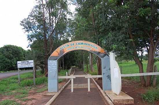 PISTA DE CAMINHADA-FOTO:ELIAS JOS MAARTINS [PANORAMIO] - GURINHAT - MG