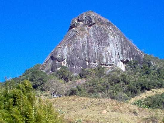 PEDRA DO  SAPO-FOTO:ALESSANDRO DA PONTE   - HELIODORA - MG
