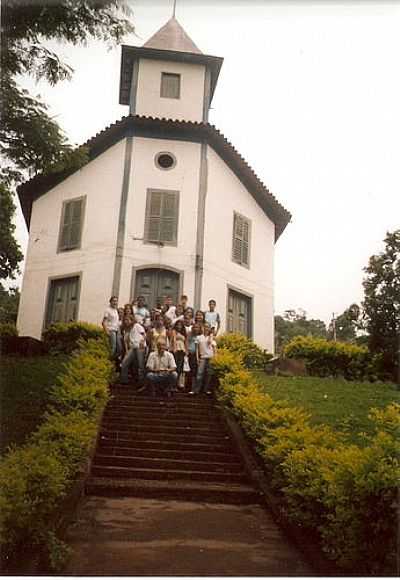 IGREJA-FOTO:HELVCIO VEV  - HEMATITA - MG