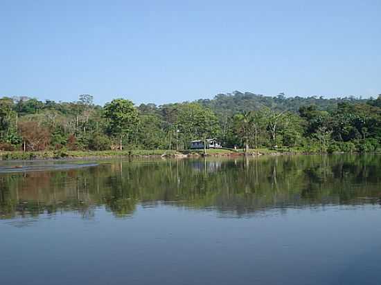 CASA RIBEIRINHA-RIO AMAPARI-FOTO:ELDER FBIO - SERRA DO NAVIO - AP