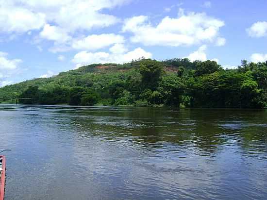 RIO AMAPARI-FOTO:ALAN.KARDEC - SERRA DO NAVIO - AP